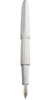 Stylo plume Diplomat Aero argent mat plume or